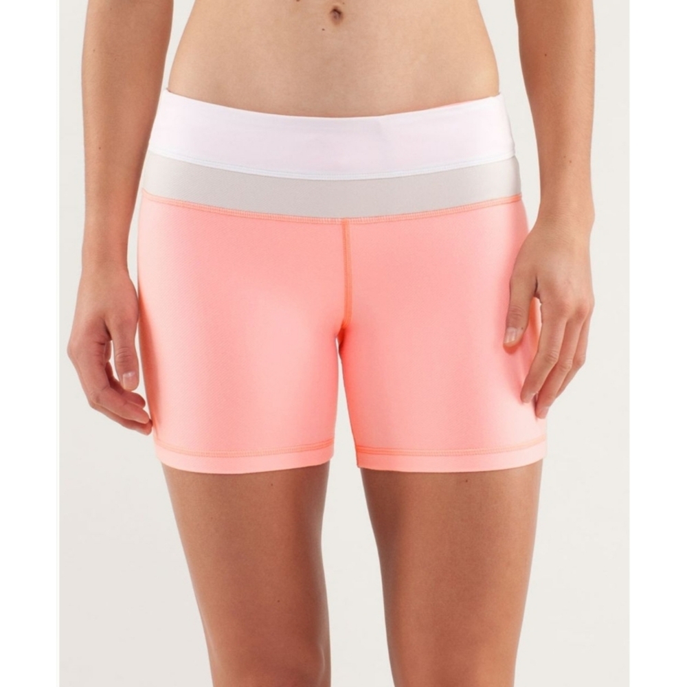 Lululemon Reverse Groove Bike Shorts Bleached Coral Pink / White / Dune - Size 4